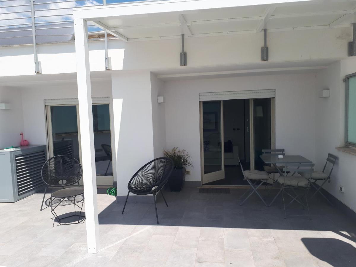 Penthouse 40 In Trastevere With Seasonally Jacuzzi Roma Eksteriør bilde