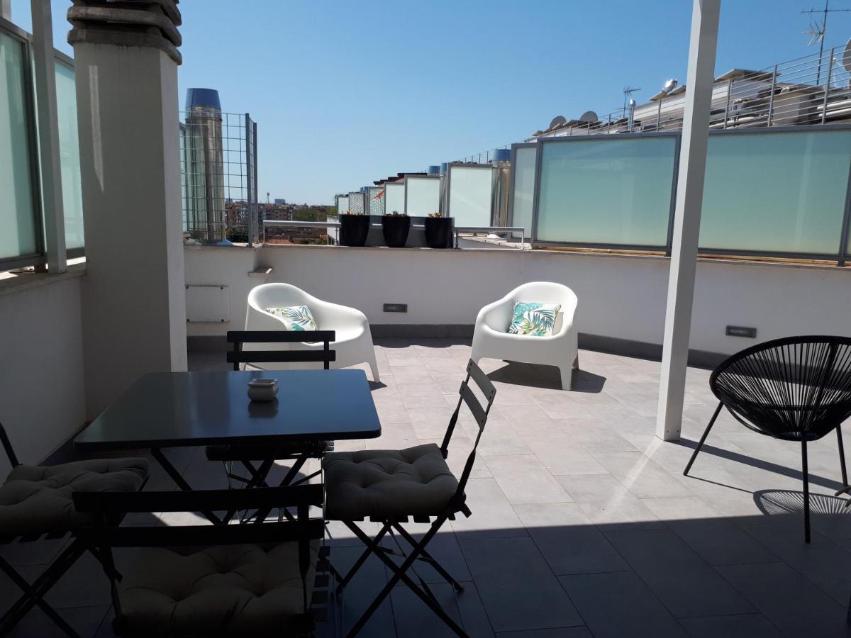 Penthouse 40 In Trastevere With Seasonally Jacuzzi Roma Eksteriør bilde