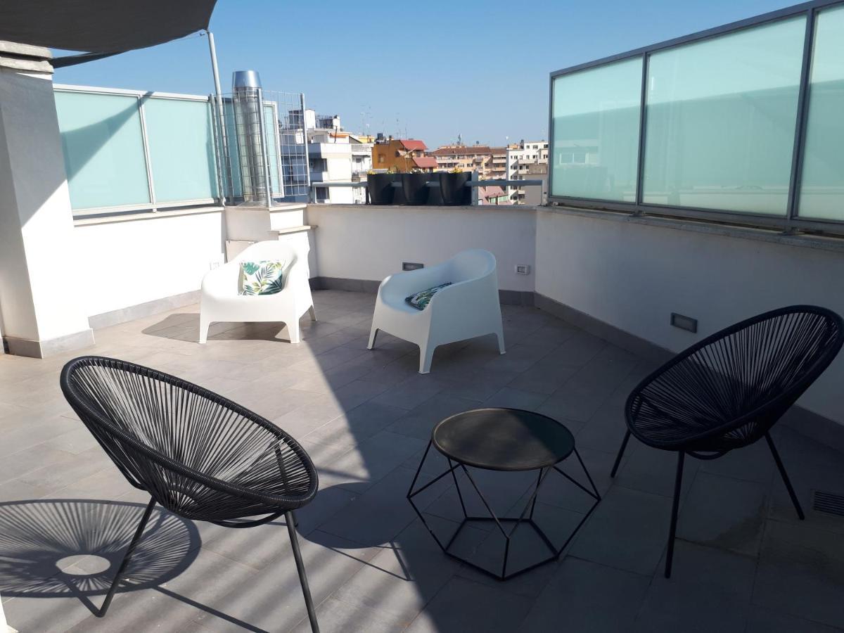 Penthouse 40 In Trastevere With Seasonally Jacuzzi Roma Eksteriør bilde