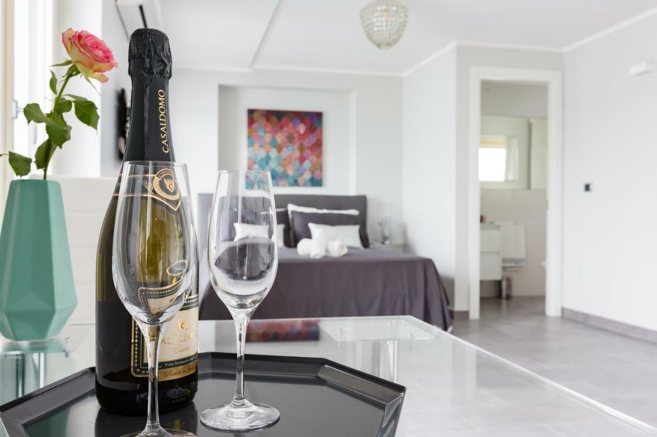 Penthouse 40 In Trastevere With Seasonally Jacuzzi Roma Eksteriør bilde