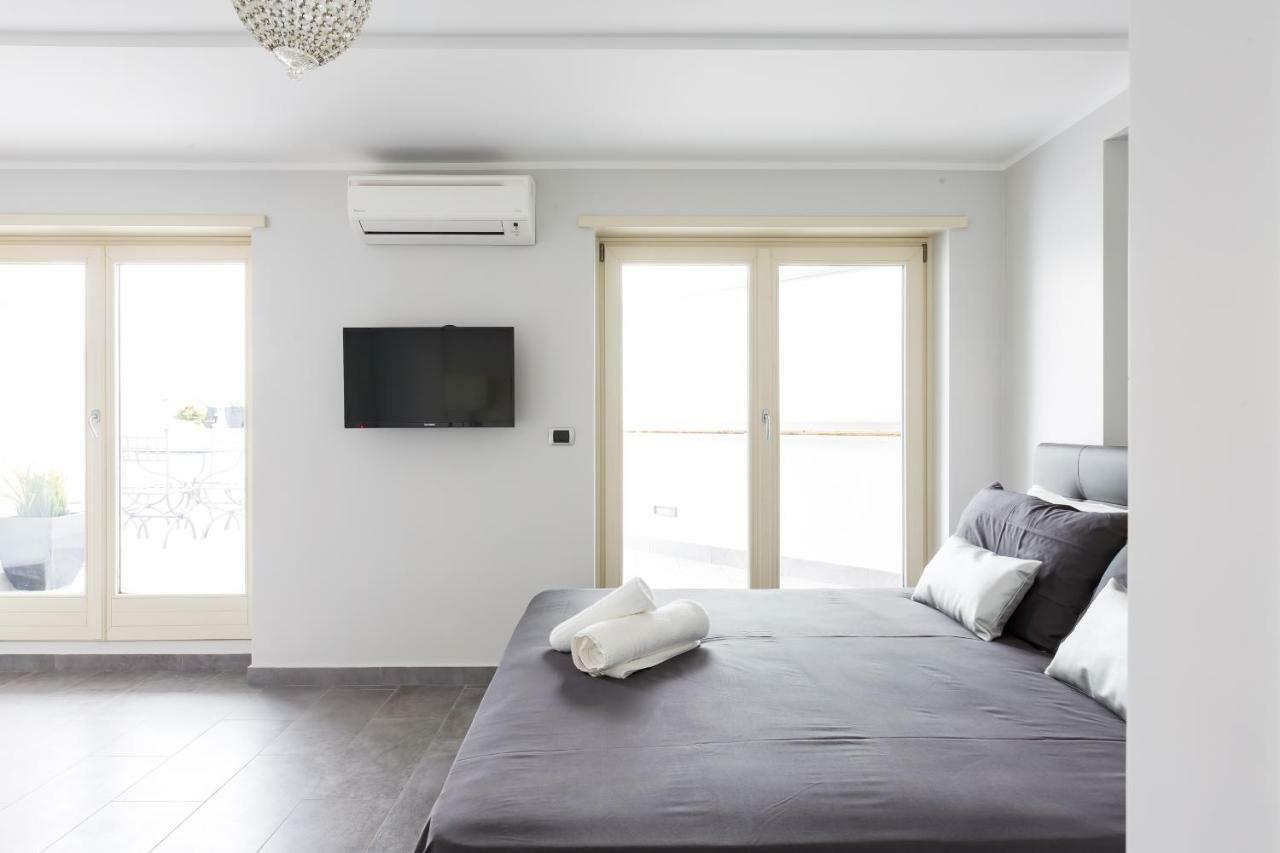 Penthouse 40 In Trastevere With Seasonally Jacuzzi Roma Eksteriør bilde