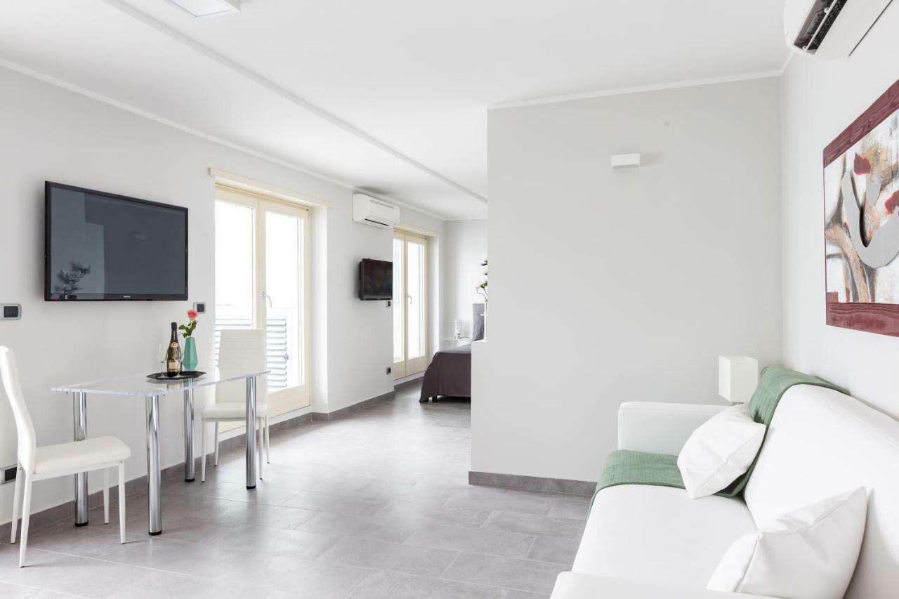 Penthouse 40 In Trastevere With Seasonally Jacuzzi Roma Eksteriør bilde